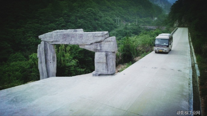 尘世间最遥远的距离，是身与心的距离。明堂山，安宁、静谧，令人心驰神往。