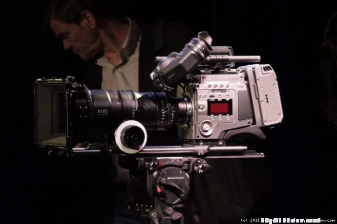 NAB2011传真：NAB2011索尼 4K 8K 摄影机 F65 现场试用，哇 口水止不住往下流