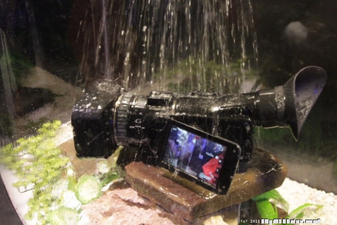 NAB2011传真：索尼新机HXR NX70 能抗雨水冲刷，够牛
