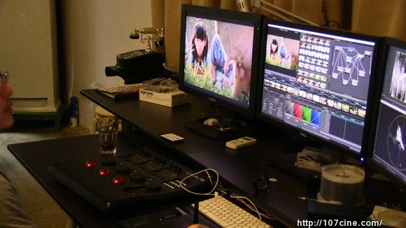 曹轶毅老师在用达芬奇调色，来几张工作照