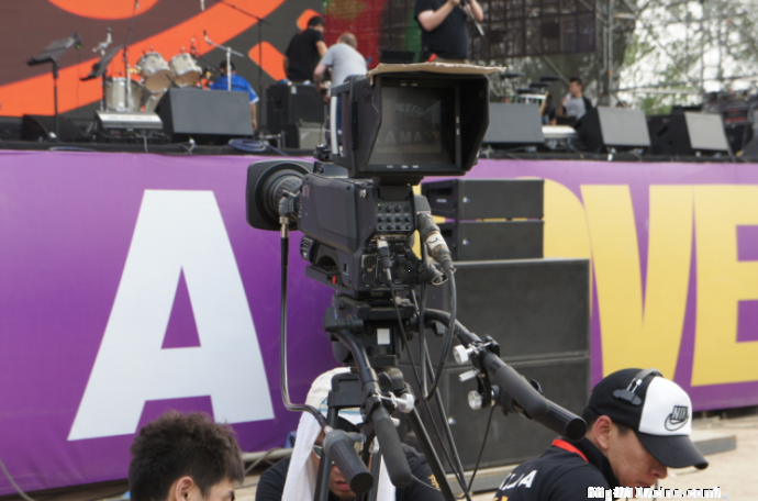 2O11KAMA LOVE音乐节上的那些摄像机以及单反们