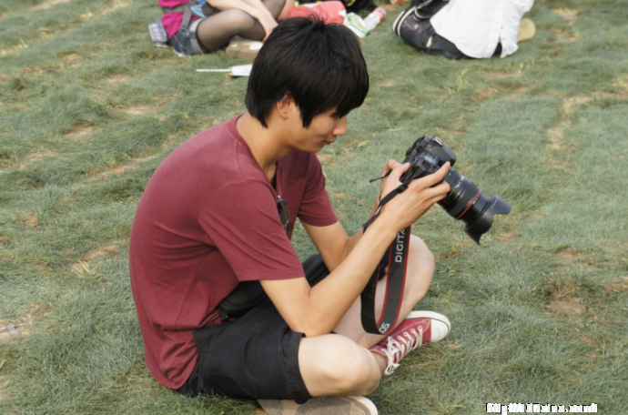2O11KAMA LOVE音乐节上的那些摄像机以及单反们