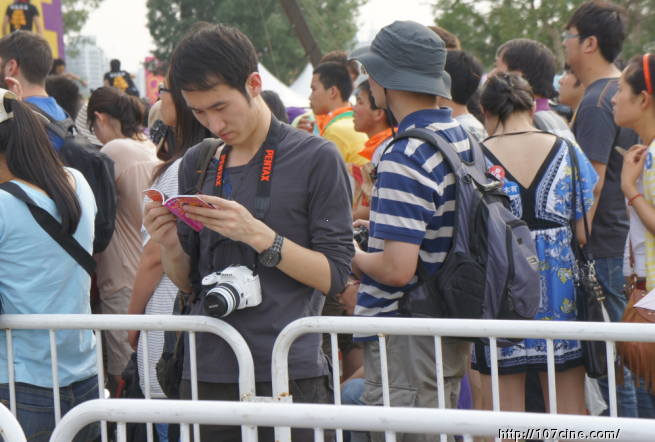 2O11KAMA LOVE音乐节上的那些摄像机以及单反们