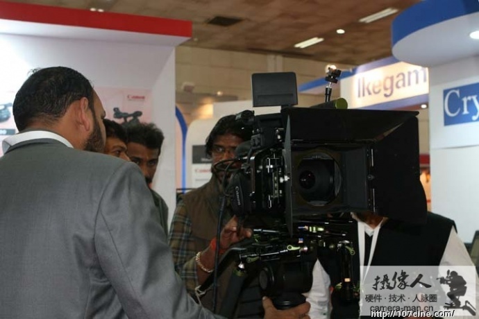 兰帕特套件在印度广电上与EOS C300的亲密接触