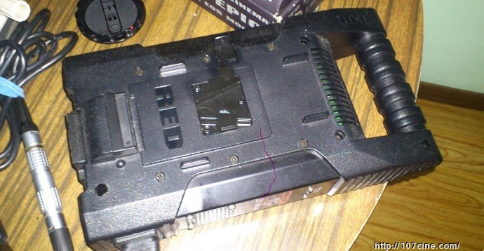 RED EPIC 艾匹克出售999成新，从无出租，总拍摄时间不超4小时