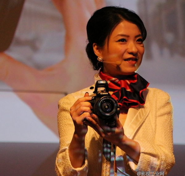 佳能发布EOS 700 和EOS 100，放送两段视频，EOS 100D​拍摄的视频《A Day》​和两个机器介绍视频