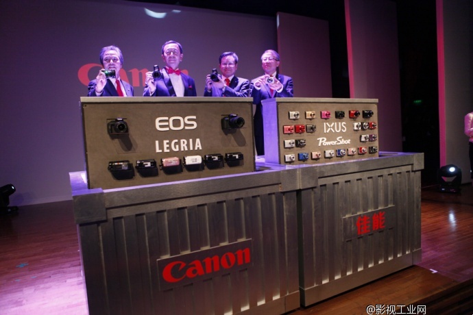 佳能发布EOS 700 和EOS 100，放送两段视频，EOS 100D​拍摄的视频《A Day》​和两个机器介绍视频