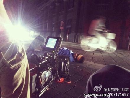 去年和 赵小丁 老师一起拍的一个电视广告片　超炫啊